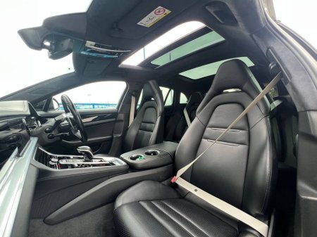 2018 Porsche Panamera - thumbnail 2