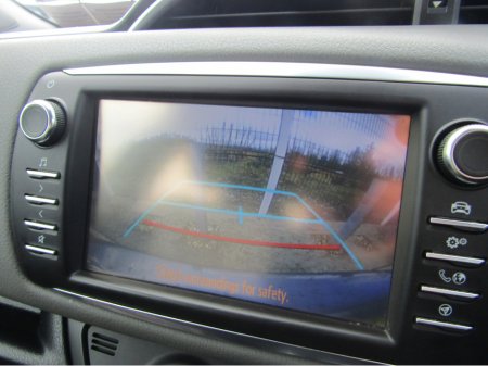 2018 Toyota Yaris - thumbnail 11