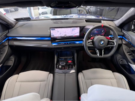 2025 BMW M5 4.4 V8 PHEV 728 HP €124,900 thumbnail