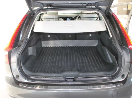 2019 Volvo V90 D4 MOM 5DR Auto €29,499 thumbnail