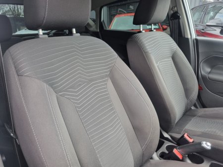 2015 Ford Fiesta - thumbnail 8