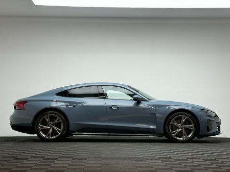 2024 Audi e-tron GT quattro - thumbnail 8