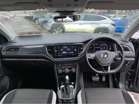 2020 Volkswagen T-Roc SPORT AUTOMATIC 1.5 PETROL //HIGH SPEC//PANORAMIC GLASS ROOF//SAT NAV//KEYLESS ENTRY// thumbnail