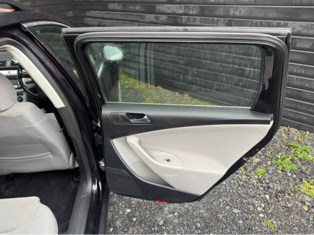 2006 Volkswagen Passat COMFORT 1.6 FSI ESTATE €2,995 thumbnail