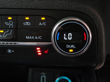 2019 Ford Focus - thumbnail 40