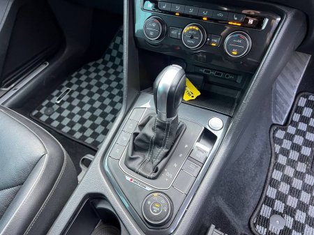 2018 Volkswagen Tiguan - thumbnail 11