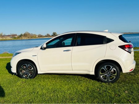 2016 Honda Vezel DAA-RU3 €16,950 thumbnail