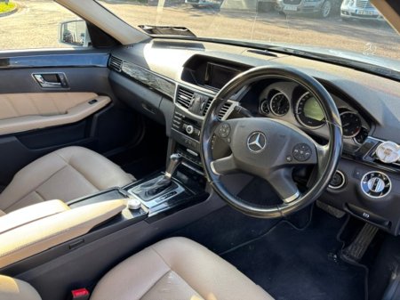 2011 Mercedes-Benz E Class - thumbnail 10