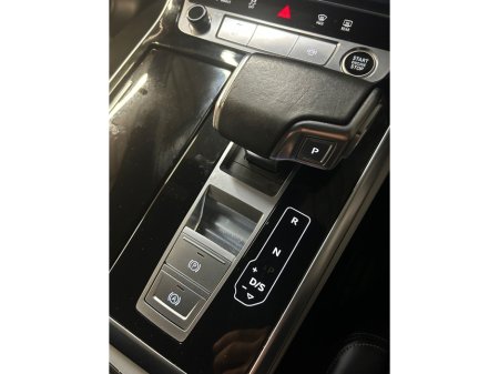 2021 Audi Q8 3.0TFSI e 55 S Line €64,950 thumbnail