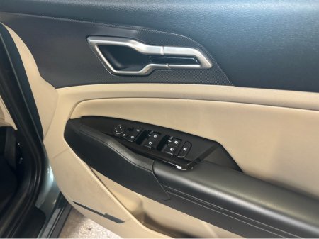 2023 Kia Sportage K4 PHEV MY23 5DR AUTO Finance Available own this car from €124 per week €28,999 thumbnail