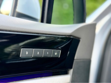 2018 Volkswagen Touareg D R-LE 3.0 TDI 4M 286HP 5DR AUTO €52,950 thumbnail