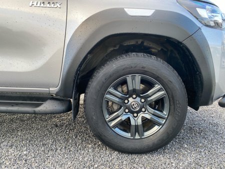 2025 Toyota Hilux 2.8 SR5 MANUAL..Roller shutter..No VAT €54,950 thumbnail