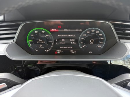 2022 Audi e-tron 55 S LINE QUATTRO COUPE//SUPERB SPEC//VERY LOW MILEAGE//IMMACULATE CONDITION//AUDI HISTORY//SIMI AND AA DEALER €34,900 thumbnail