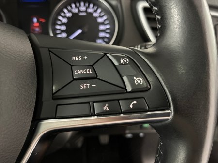 2019 Nissan Qashqai 1.3 SV PREMIUM DCT 4DR**PANORAMIC ROOF**MULTIFUNCTIONAL STEERING WHEEL**SEMI DIGITAL DASH**REVERSE CAMERA**PARKING SENSORS**BLACK CLOTH INTERIOR**FINANCE AVAILABLE** €18,495 thumbnail