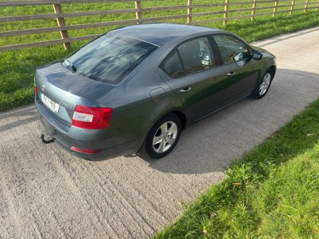 2014 Skoda Octavia - view 2