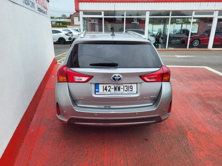 2014 Toyota Auris 1.8 VVTi Hybrid Excel €10,950