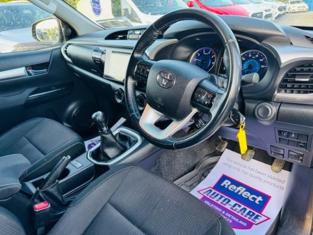 2017 Toyota Hilux - thumbnail 10