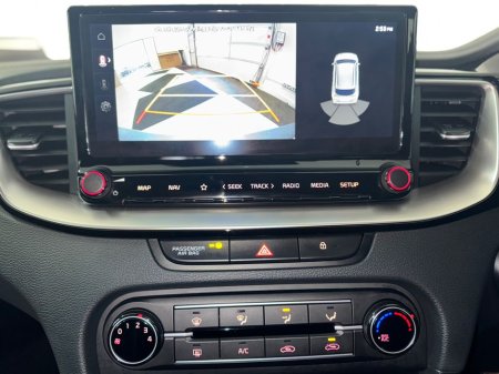 2025 Kia Ceed - thumbnail 8