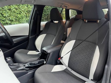 2022 Toyota Corolla SOL ESTATE 1.8 HYBRID // DIAMOND CUT ALLOYS // REVERSE CAMERA // ADAPTIVE CRUISE CONTROL €20,900 thumbnail