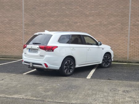 2016 Mitsubishi Outlander 2.0 GX4H PHEV 200BHP 5DR AUTO €13,950 thumbnail