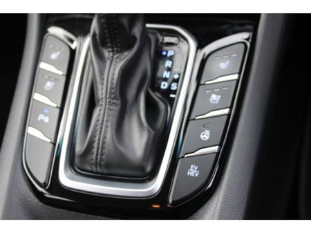 2018 Hyundai Ioniq PREMIUM SE Plug In hybrid €15,950 thumbnail