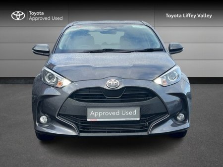 2024 Toyota Yaris YARIS HYBRID 1.5 LUNA €25,950 thumbnail