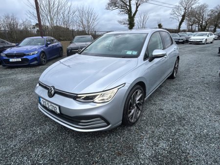 2021 Volkswagen Golf 1.0 TSI 90HP €19,850 thumbnail