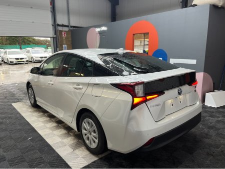2022 Toyota Prius - thumbnail 4