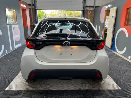 2021 Toyota Yaris - photo 3