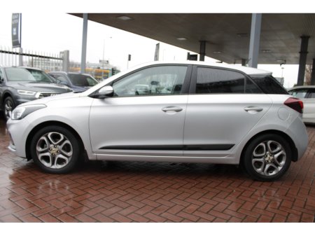 2019 Hyundai i20 1.2 ACTIVE DELUXE 5DR HATCHBACK  //  ONLY 43,869 KM //  STUNNING CAR FINISHED IN SILVER // BUY WITH CONFIDENCE AA AND SIMI APPROVED DEALER 2026 // FINANCE ARRANGED // ALL TRADE €14,950 thumbnail