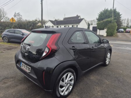 2023 Toyota Aygo X - thumbnail 5