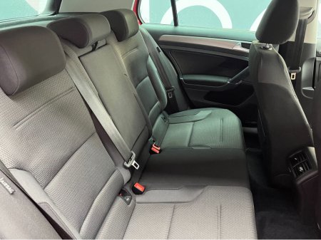 2017 Volkswagen Golf - thumbnail 11