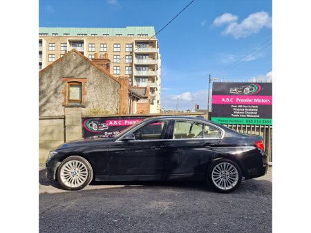 2013 BMW 3 Series - thumbnail 3