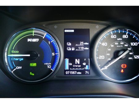 2019 Mitsubishi Outlander 2.4 4H PHEV 221BHP 5 5DR AUTO €21,750 thumbnail