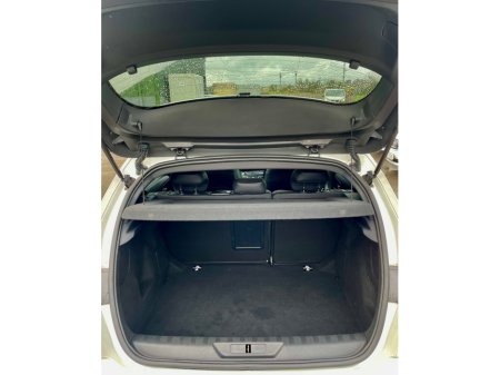 2018 Peugeot 308 - thumbnail 26