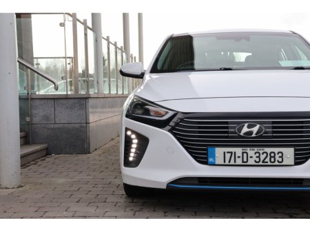 2017 Hyundai Ioniq - thumbnail 4