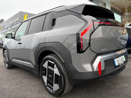 2025 Kia EV3 Earth ( Range 585km ) €39,995 thumbnail