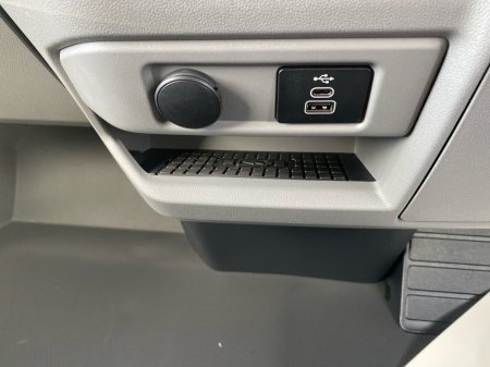 2026 Ford Transit Kombi Kombi 2.5 PHEV 232 BHP Automatic €60,500 thumbnail