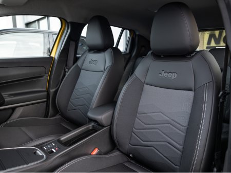 2026 Jeep Avenger HYBRID ALTITUDE 1.2 AT €33,995 thumbnail