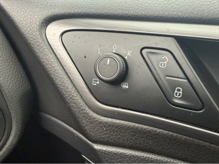 2018 Volkswagen Golf - thumbnail 16