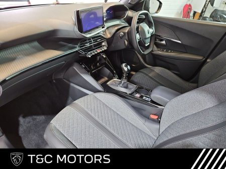 2024 Peugeot 2008 - view 4