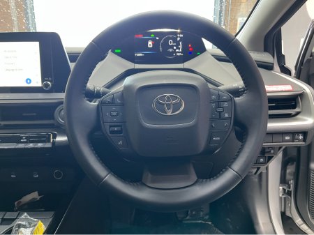 2025 Toyota Prius - thumbnail 8