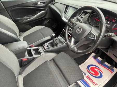 2019 Opel Grandland X SRI 1.5 I T 130PS 4 4DR thumbnail
