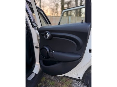 2015 MINI Hatch - thumbnail 33