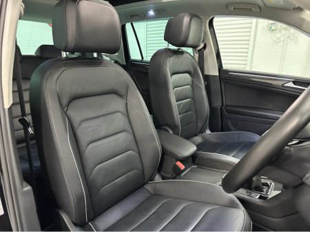 2020 Volkswagen Tiguan HIGHLINE 2.0 TDI MANUAL LOW KMS 150HP VW/AUDI SPECIALISTS WWW.DENISDARCYCARS.IE thumbnail