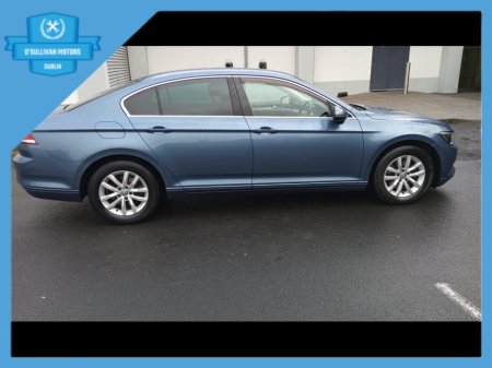 2017 Volkswagen Passat CL 1.6 TDI MANUAL 6SPEED FWD 120HP 4DR €14,950 thumbnail