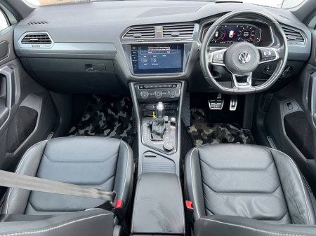 2020 Volkswagen Tiguan R-LINE 4MOTION 2.0 TDI * HUGE SPEC * // OPENING PAN ROOF // 360 PARKING CAMERAS // HEADS UP DISPLAY // APPLE CARPLAY/ANDROID AUTO €34,950 thumbnail