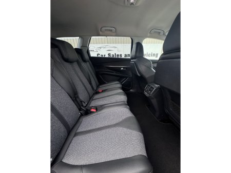 2019 Peugeot 5008 - thumbnail 17