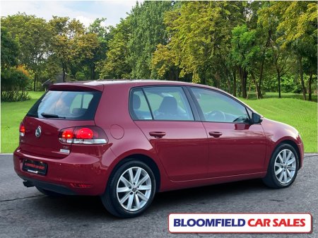 2011 Volkswagen Golf HIGHLINE , SUNROOF // LOW MILEAGE €8,950 thumbnail