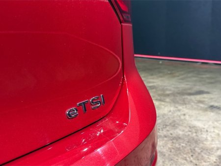 2021 Volkswagen Golf E-TSI - HYBRID - ALLOY WHEELS - MULTI FUNCTION STEERING WHEEL - CRUISE CONTROL - REVERSE CAMERA - €23,950 thumbnail